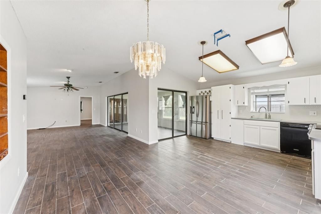 En Venta: $337,500 (3 camas, 3 baños, 1856 Pies cuadrados)