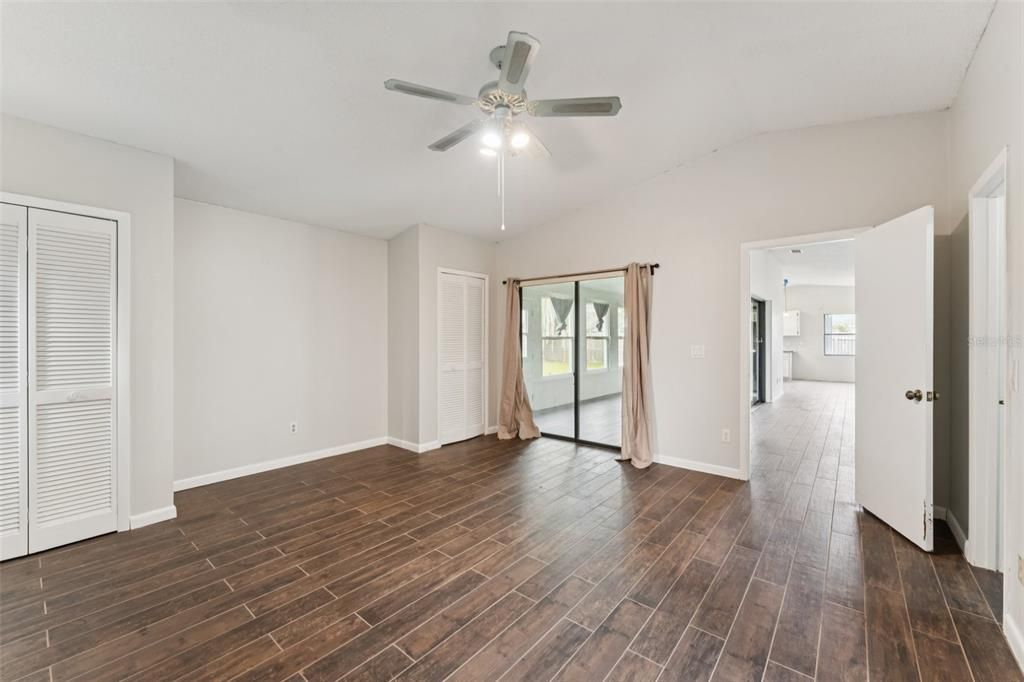 En Venta: $337,500 (3 camas, 3 baños, 1856 Pies cuadrados)