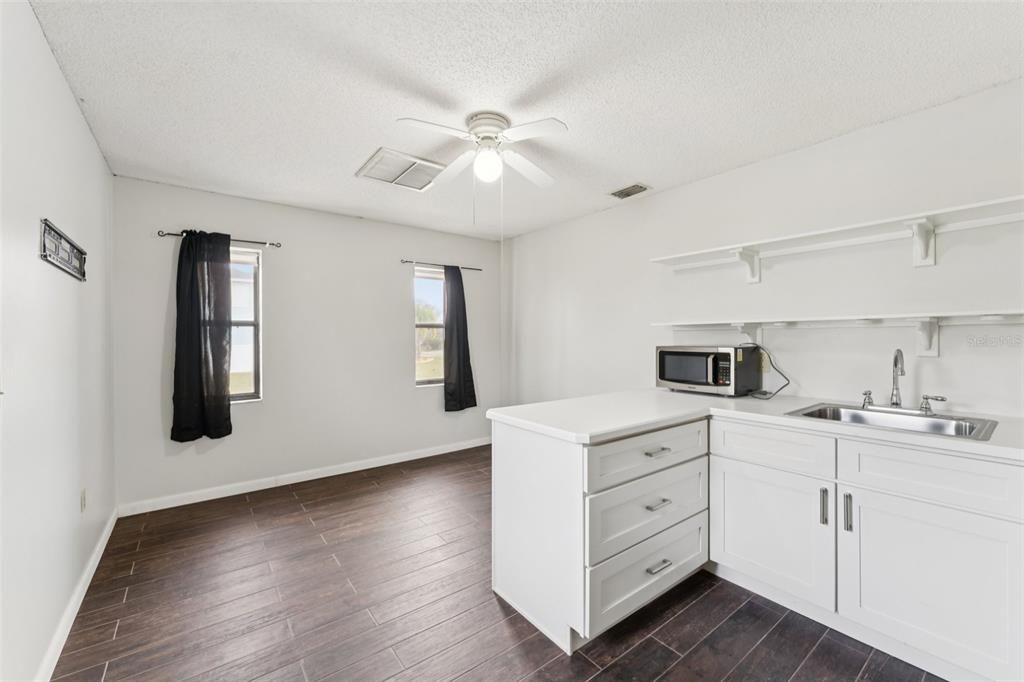 En Venta: $337,500 (3 camas, 3 baños, 1856 Pies cuadrados)