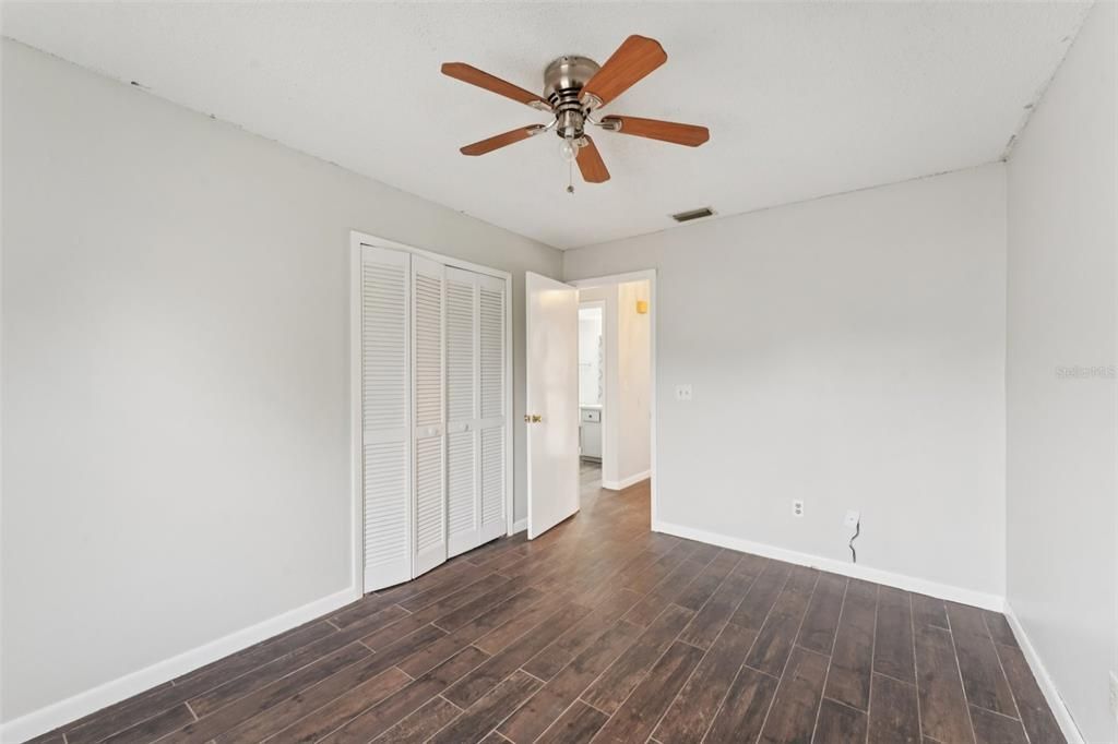 En Venta: $337,500 (3 camas, 3 baños, 1856 Pies cuadrados)