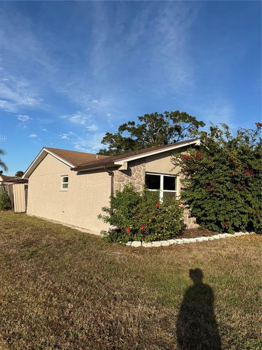 На продажу: $125,000 (2 спален, 2 ванн, 1114 Квадратных фут)