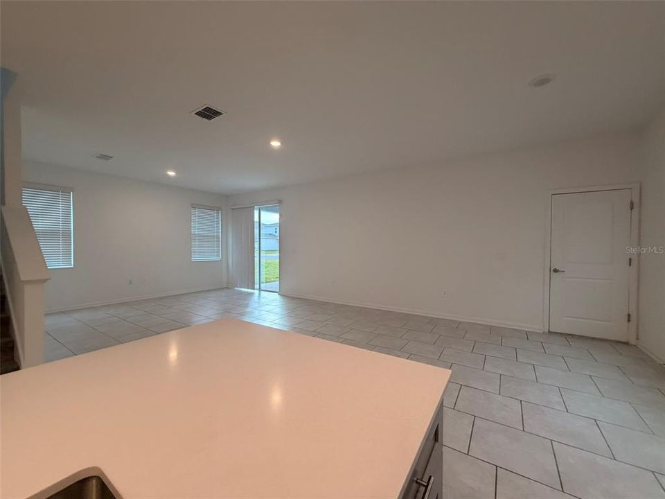 For Rent: $2,800 (4 beds, 3 baths, 2455 Square Feet)