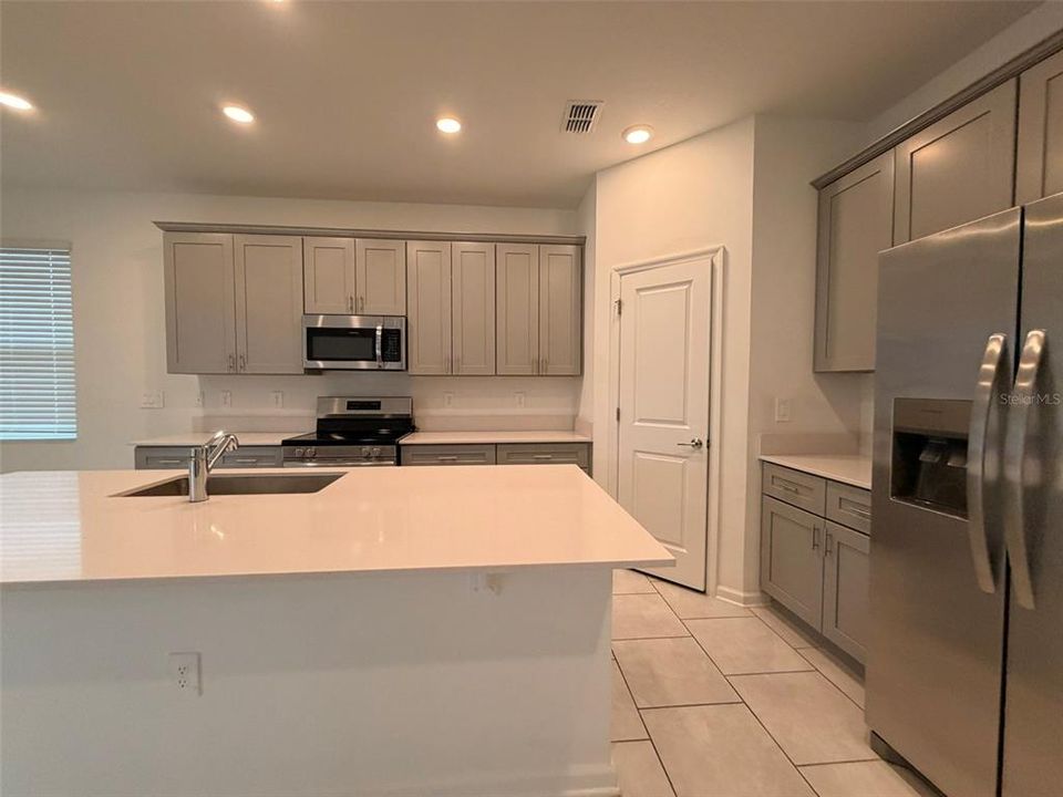 For Rent: $2,800 (4 beds, 3 baths, 2455 Square Feet)