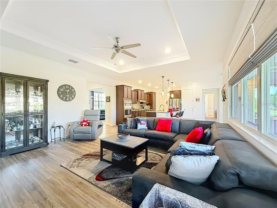 待售: $385,711 (2 贝兹, 2 浴室, 2104 平方英尺)