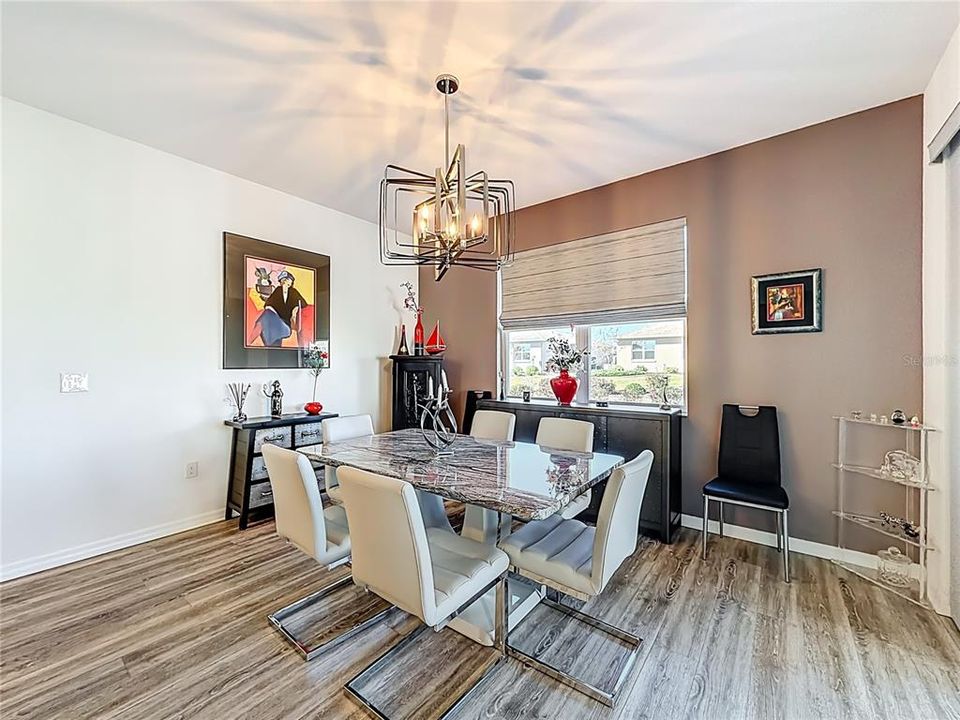 待售: $385,711 (2 贝兹, 2 浴室, 2104 平方英尺)