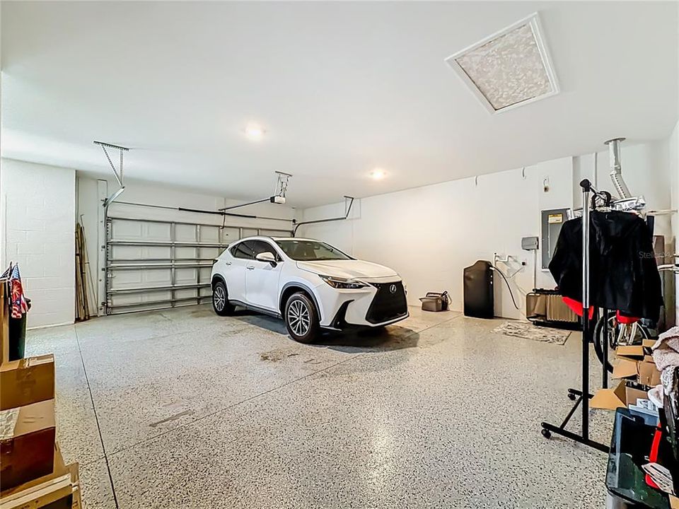 待售: $385,711 (2 贝兹, 2 浴室, 2104 平方英尺)