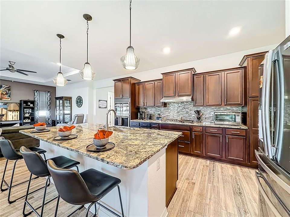 待售: $385,711 (2 贝兹, 2 浴室, 2104 平方英尺)