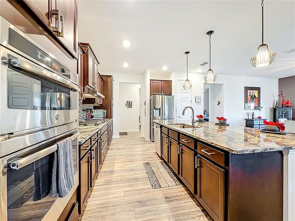 待售: $385,711 (2 贝兹, 2 浴室, 2104 平方英尺)