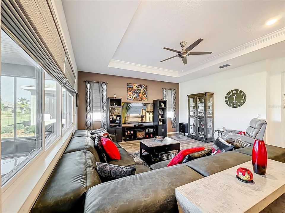 待售: $385,711 (2 贝兹, 2 浴室, 2104 平方英尺)