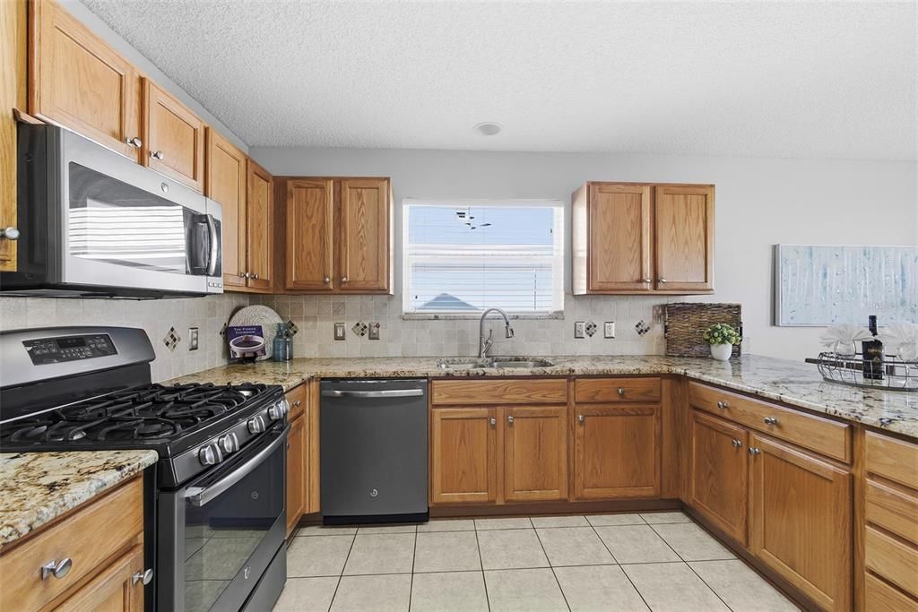 For Sale: $385,000 (3 beds, 2 baths, 1932 Square Feet)