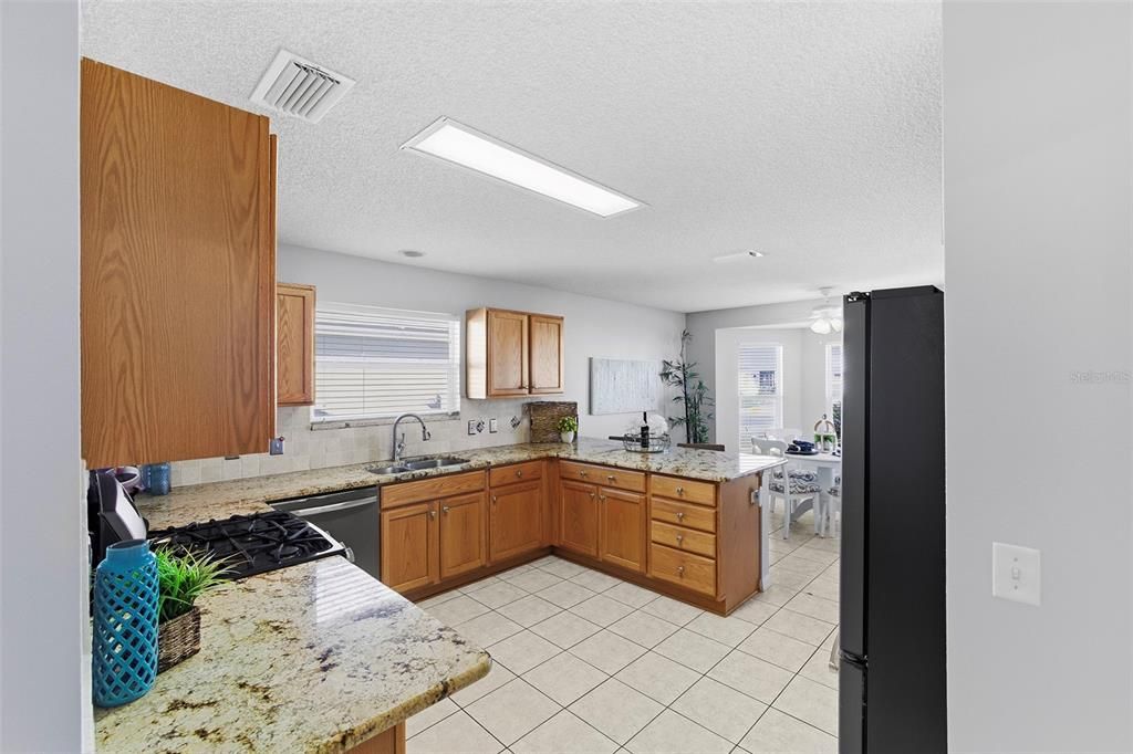 For Sale: $385,000 (3 beds, 2 baths, 1932 Square Feet)