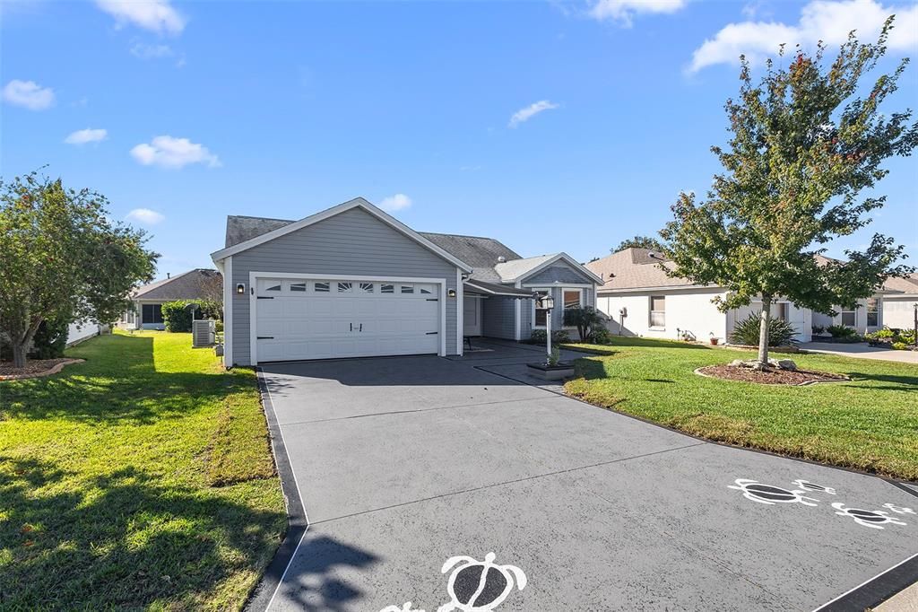 For Sale: $385,000 (3 beds, 2 baths, 1932 Square Feet)