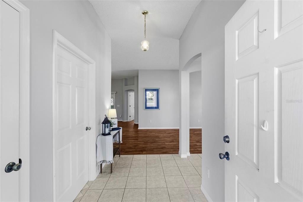 For Sale: $385,000 (3 beds, 2 baths, 1932 Square Feet)