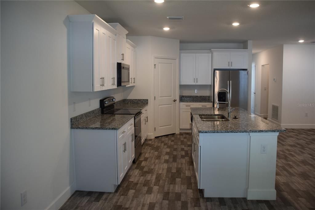 For Sale: $338,000 (3 beds, 2 baths, 1822 Square Feet)