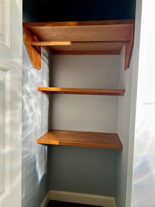 For Rent: $1,300 (1 beds, 1 baths, 800 Square Feet)