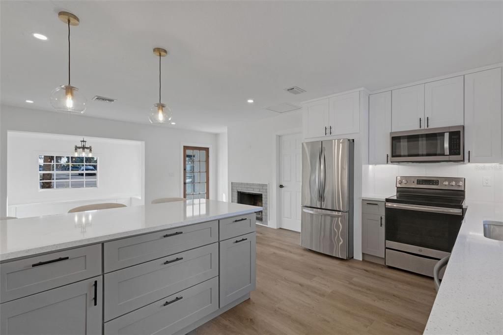 待售: $340,000 (3 贝兹, 2 浴室, 1171 平方英尺)