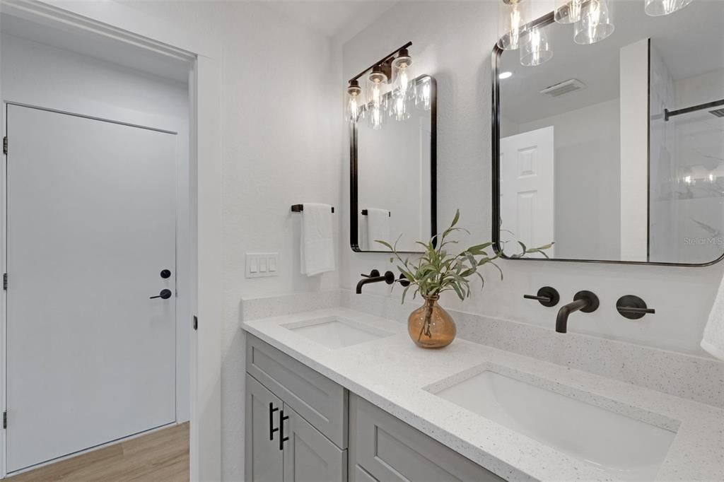 待售: $340,000 (3 贝兹, 2 浴室, 1171 平方英尺)