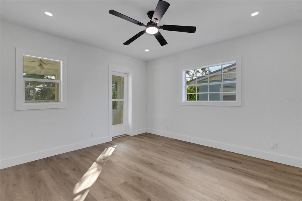 待售: $340,000 (3 贝兹, 2 浴室, 1171 平方英尺)