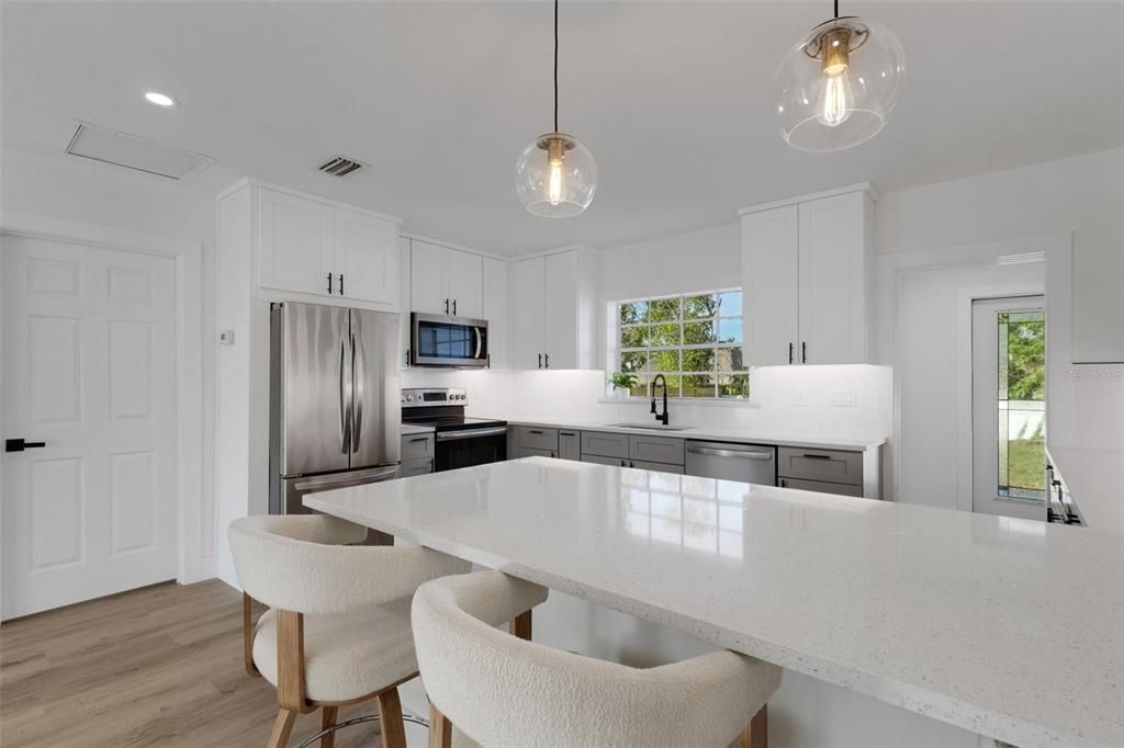 待售: $340,000 (3 贝兹, 2 浴室, 1171 平方英尺)