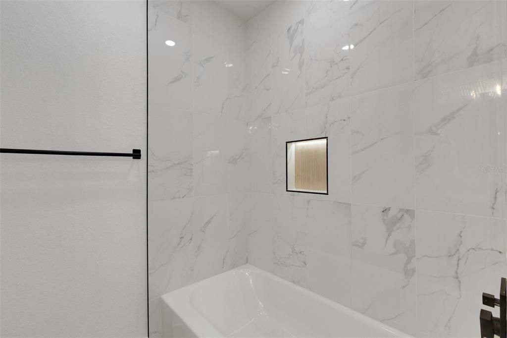 待售: $340,000 (3 贝兹, 2 浴室, 1171 平方英尺)