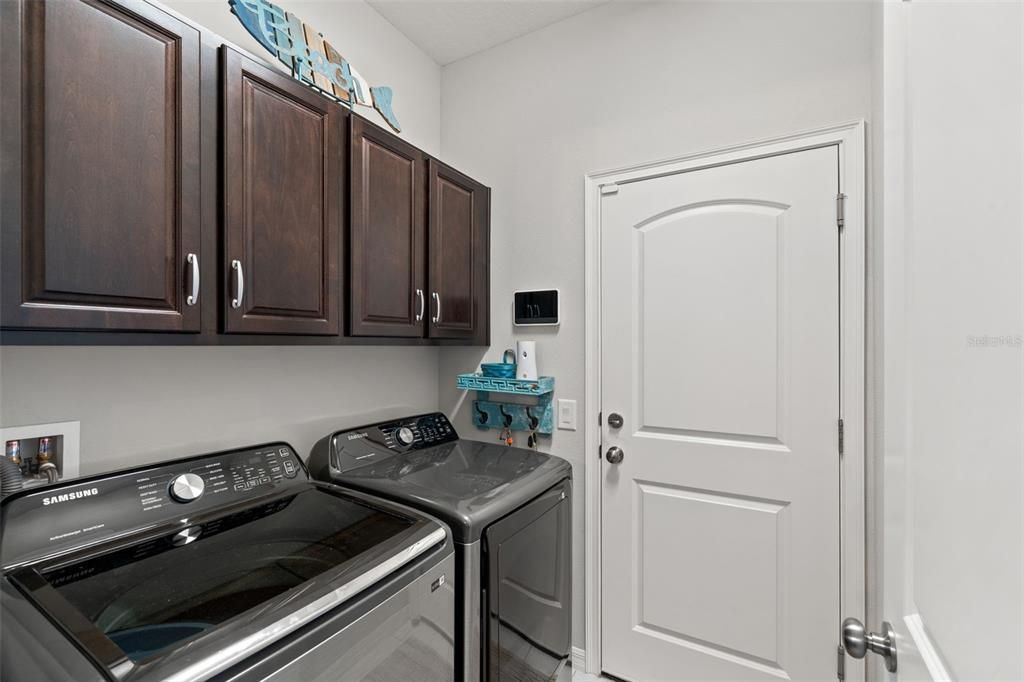 For Sale: $370,000 (4 beds, 2 baths, 1963 Square Feet)