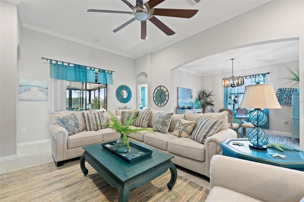 For Sale: $370,000 (4 beds, 2 baths, 1963 Square Feet)