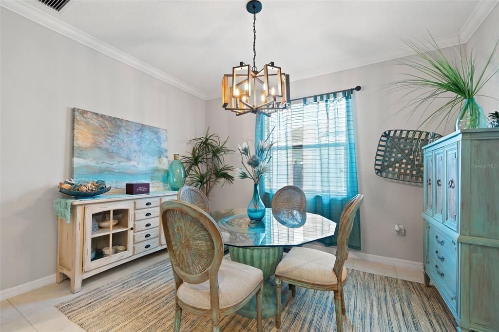 For Sale: $370,000 (4 beds, 2 baths, 1963 Square Feet)