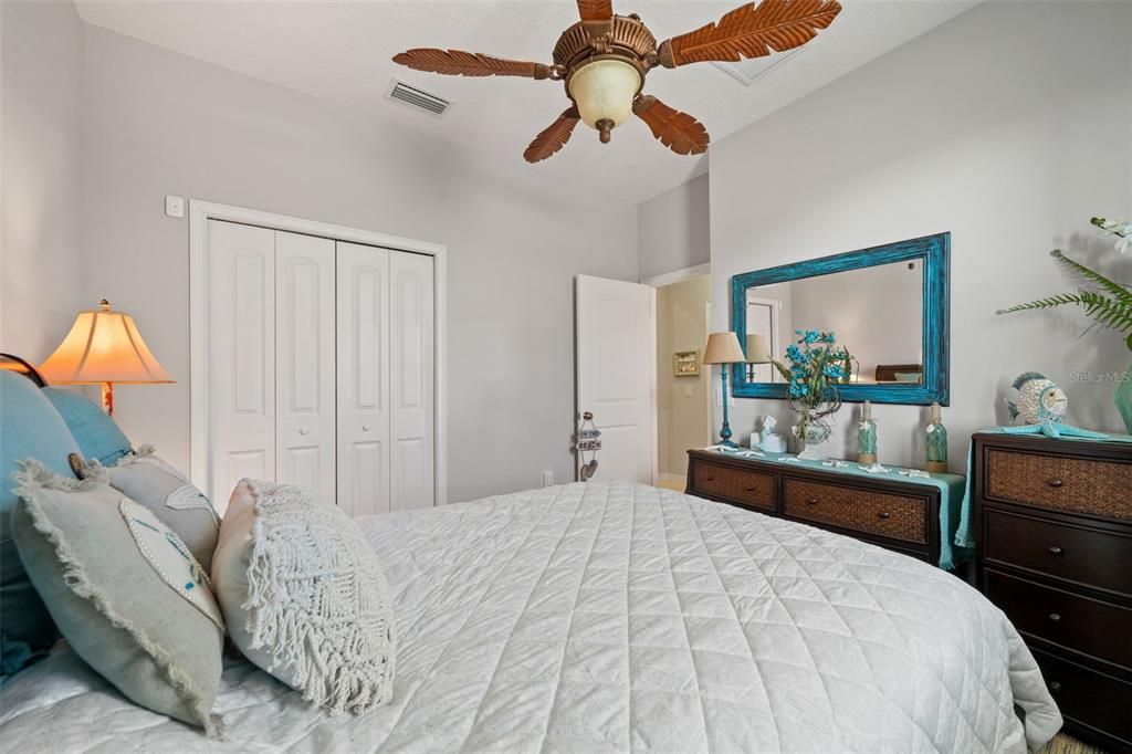 For Sale: $370,000 (4 beds, 2 baths, 1963 Square Feet)