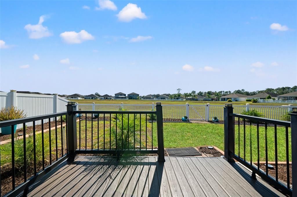 For Sale: $370,000 (4 beds, 2 baths, 1963 Square Feet)