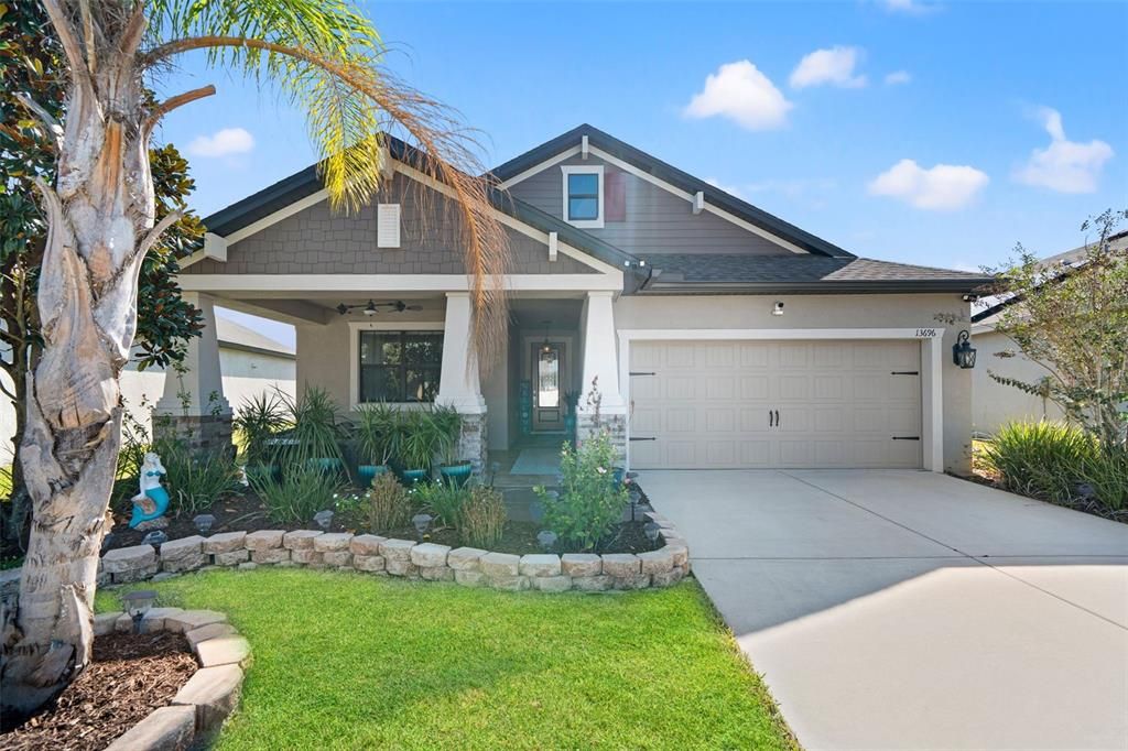 For Sale: $370,000 (4 beds, 2 baths, 1963 Square Feet)