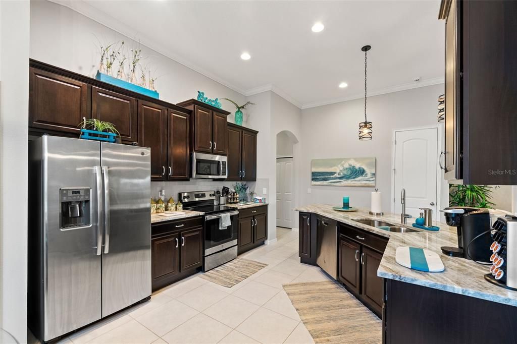 For Sale: $370,000 (4 beds, 2 baths, 1963 Square Feet)