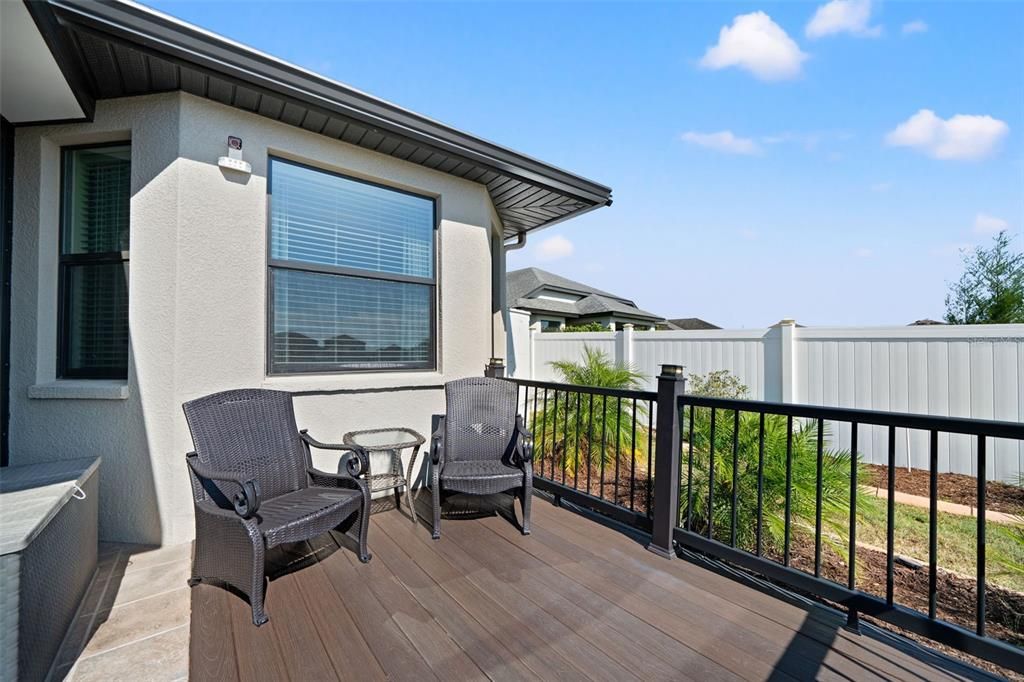 For Sale: $370,000 (4 beds, 2 baths, 1963 Square Feet)