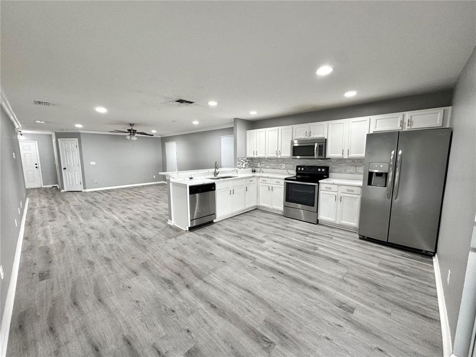 出租: $2,500 (3 贝兹, 2 浴室, 1692 平方英尺)