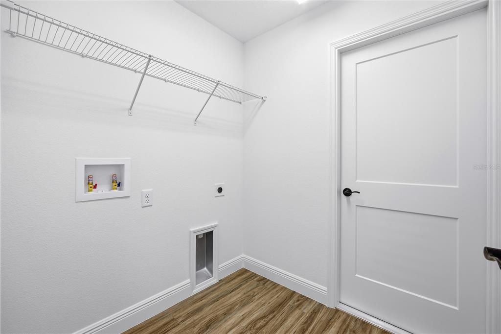 На продажу: $289,000 (4 спален, 2 ванн, 1473 Квадратных фут)