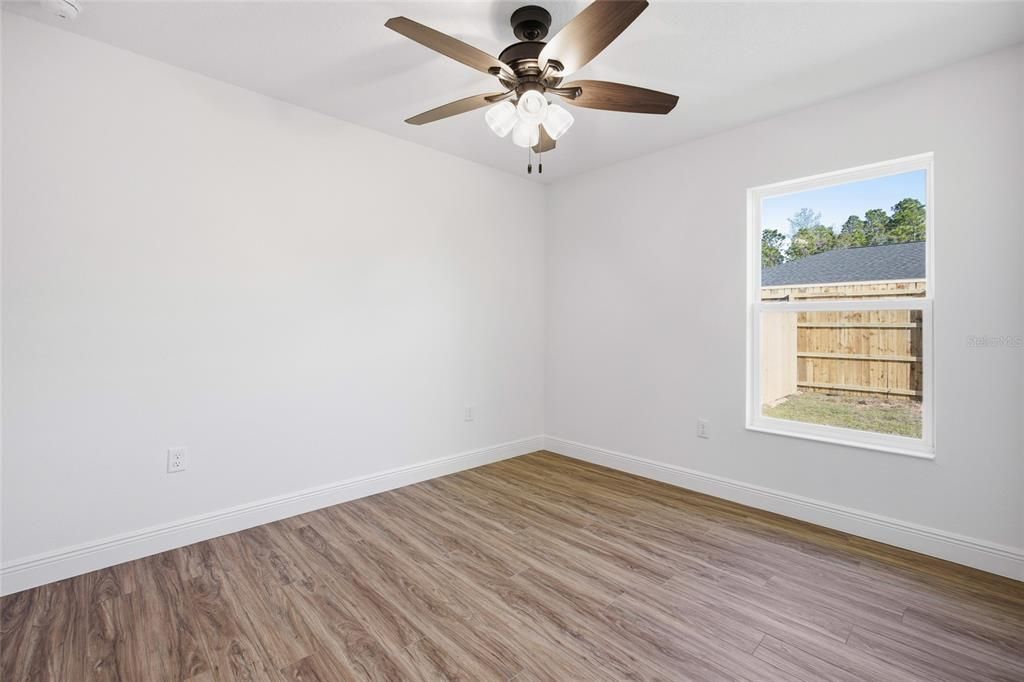 На продажу: $289,000 (4 спален, 2 ванн, 1473 Квадратных фут)