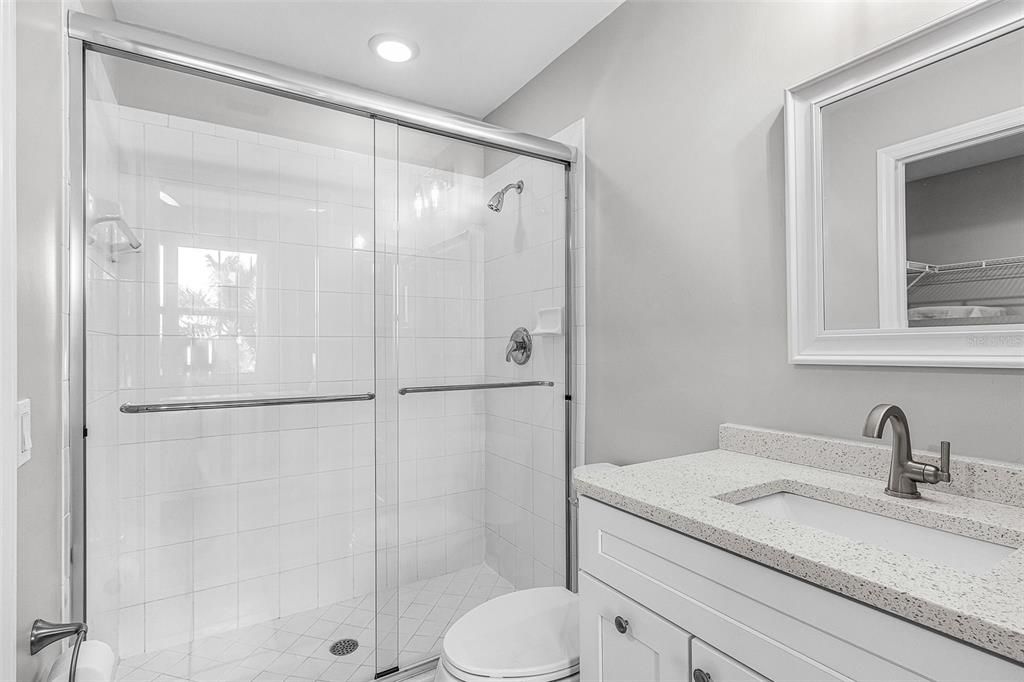 For Sale: $298,000 (2 beds, 2 baths, 890 Square Feet)