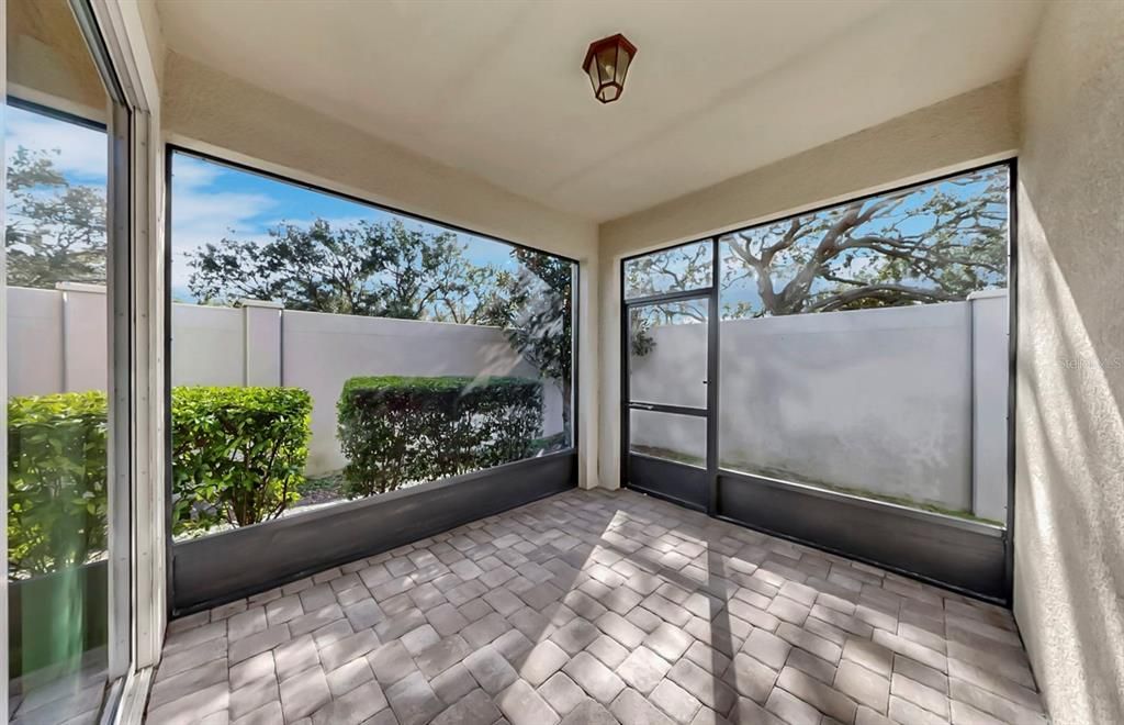 For Sale: $349,000 (3 beds, 2 baths, 1962 Square Feet)