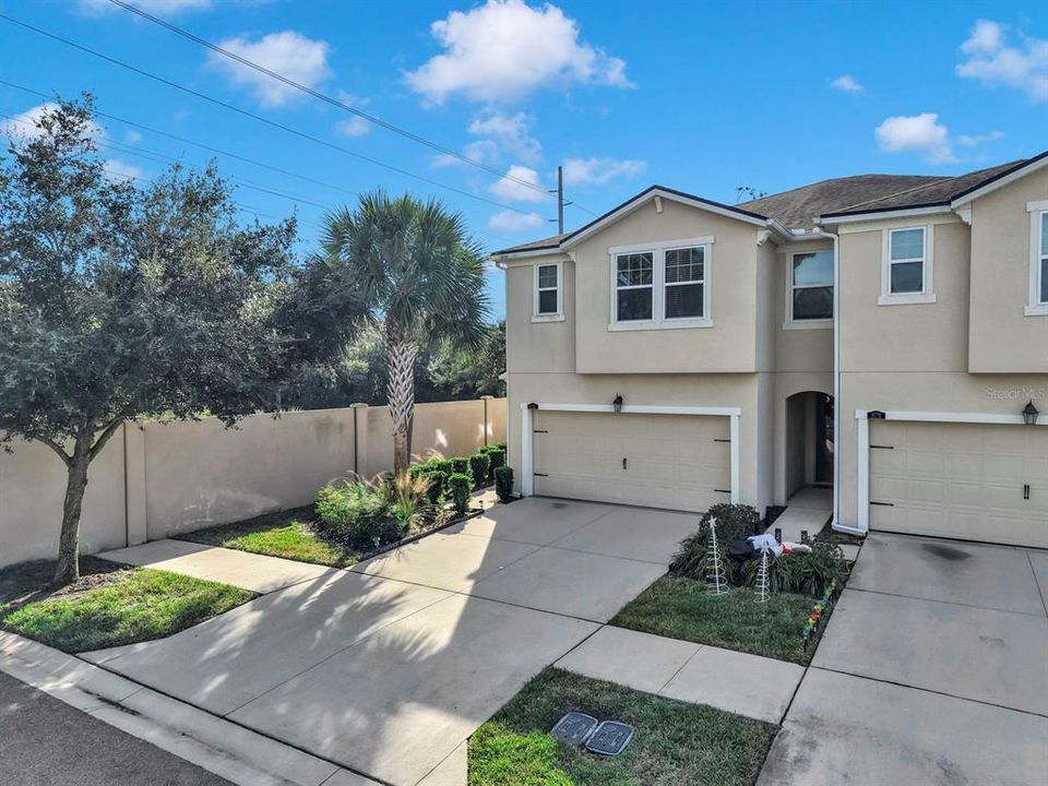 For Sale: $349,000 (3 beds, 2 baths, 1962 Square Feet)