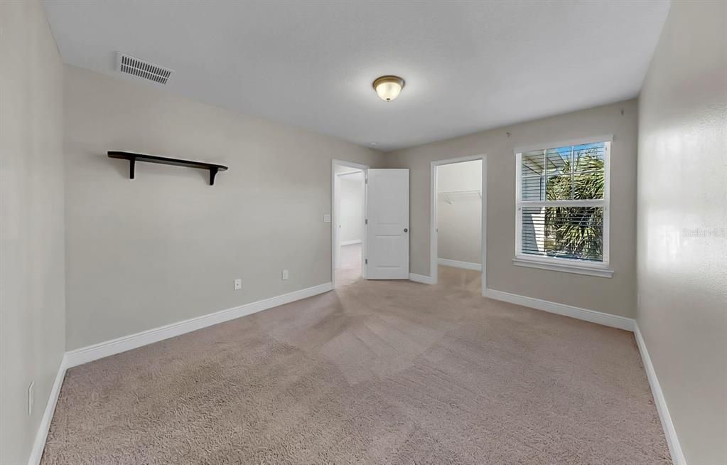 For Sale: $349,000 (3 beds, 2 baths, 1962 Square Feet)