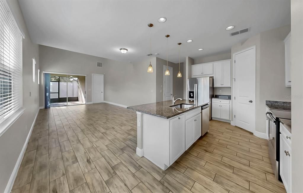 For Sale: $349,000 (3 beds, 2 baths, 1962 Square Feet)