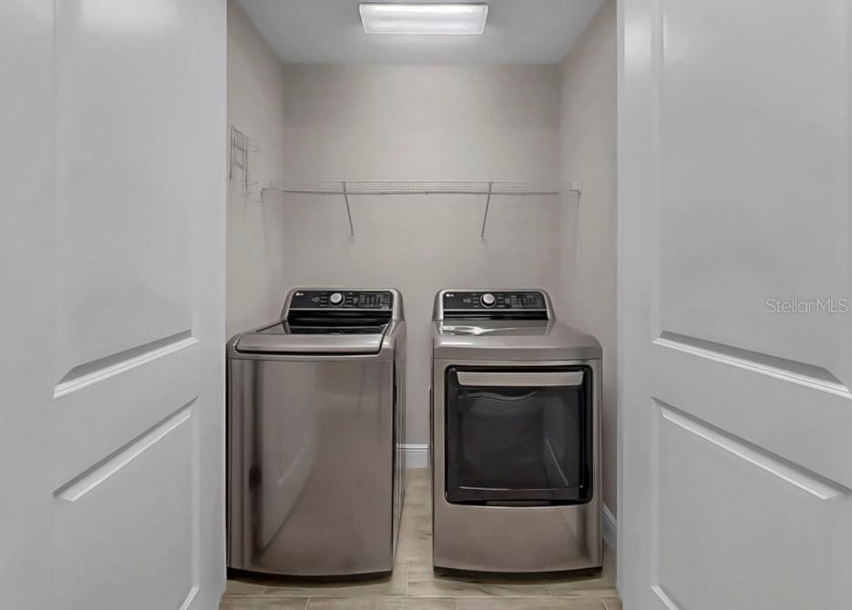 For Sale: $349,000 (3 beds, 2 baths, 1962 Square Feet)