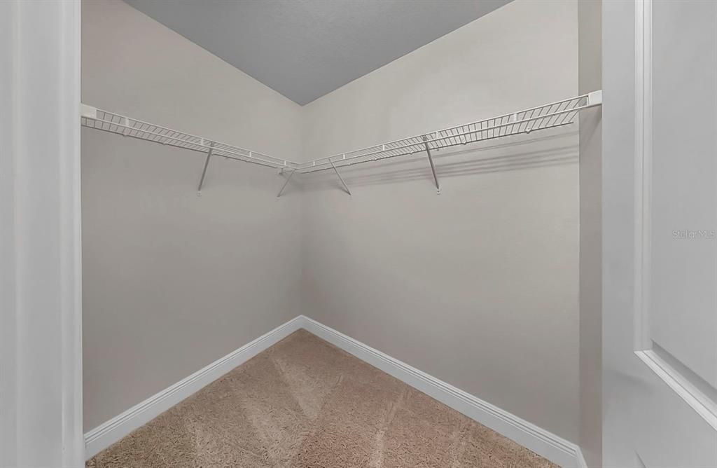 For Sale: $349,000 (3 beds, 2 baths, 1962 Square Feet)