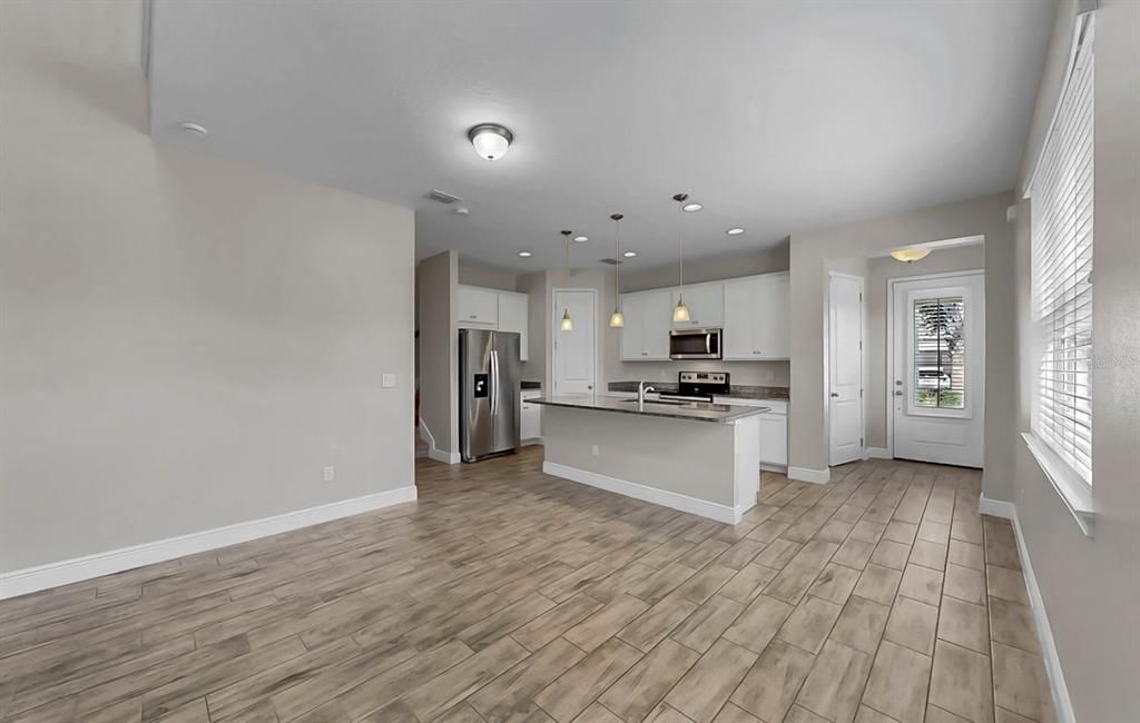 For Sale: $349,000 (3 beds, 2 baths, 1962 Square Feet)