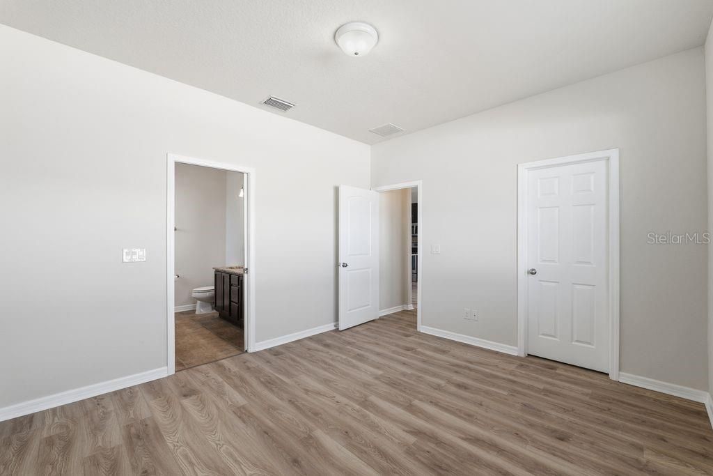 For Rent: $2,800 (3 beds, 2 baths, 1554 Square Feet)