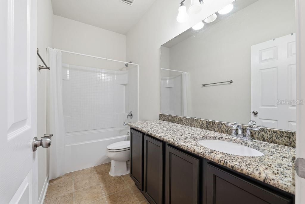 For Rent: $2,800 (3 beds, 2 baths, 1554 Square Feet)