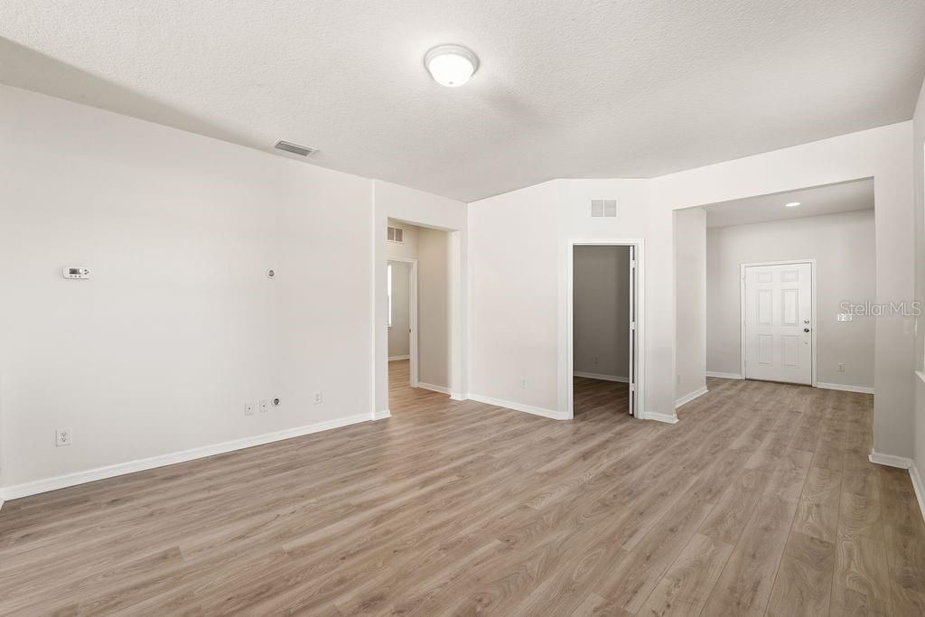 For Rent: $2,800 (3 beds, 2 baths, 1554 Square Feet)