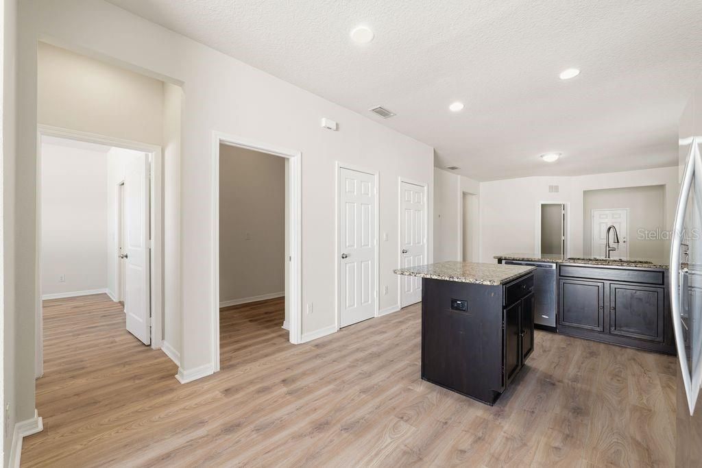 For Rent: $2,800 (3 beds, 2 baths, 1554 Square Feet)