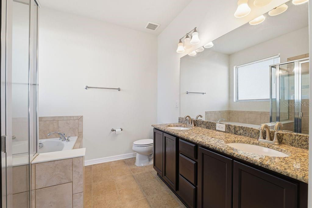 For Rent: $2,800 (3 beds, 2 baths, 1554 Square Feet)