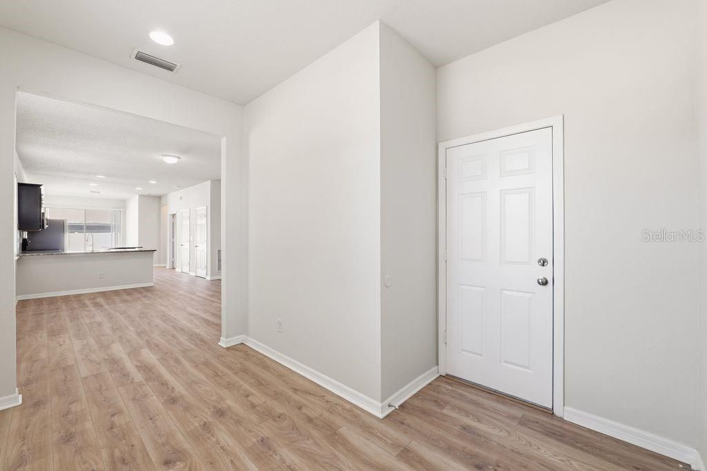 For Rent: $2,800 (3 beds, 2 baths, 1554 Square Feet)