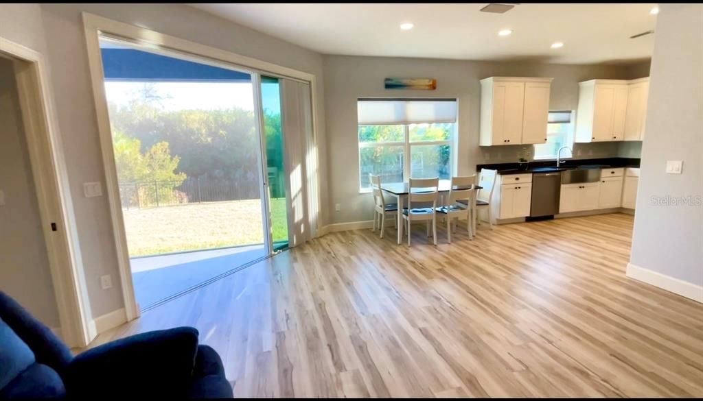 For Sale: $419,900 (3 beds, 2 baths, 1553 Square Feet)